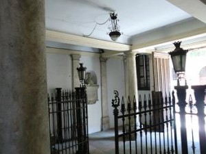 10, particolare dell'atrio